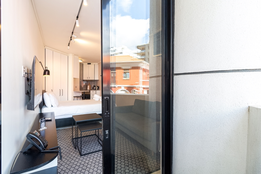 1 Bedroom Property for Sale in Sea Point Western Cape